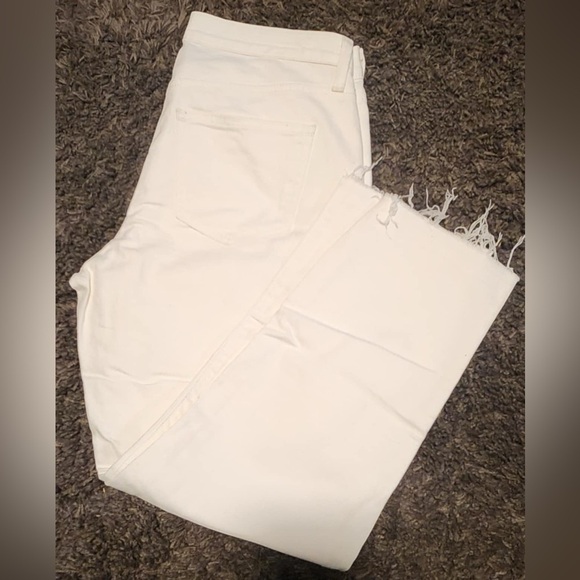 UNIVERSAL THREADS Women’s Size 6/28 Cropped White Denim Jeans Like New ** - Picture 6 of 6